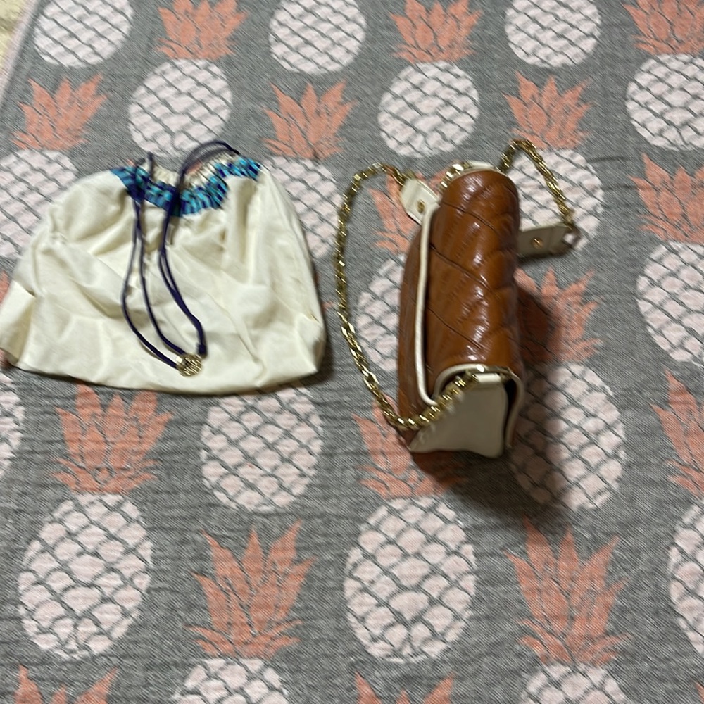 Tory Burch Brown Quilted Crossbody with Cream Trim - Picture 2 of 13